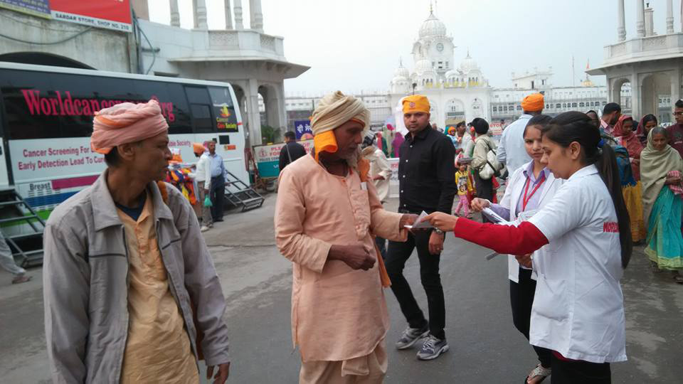 World Cancer Care Camp Outside Golden Temple in Amritsar Punjab India-LoveYouFamily.Com